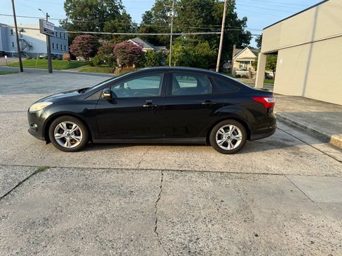 Used 2014 Ford Focus SE FWD image 7