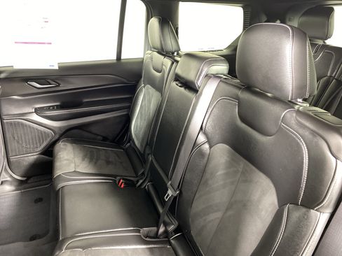 Used 2023 Jeep Grand Cherokee L Laredo AWD/4WD image 32