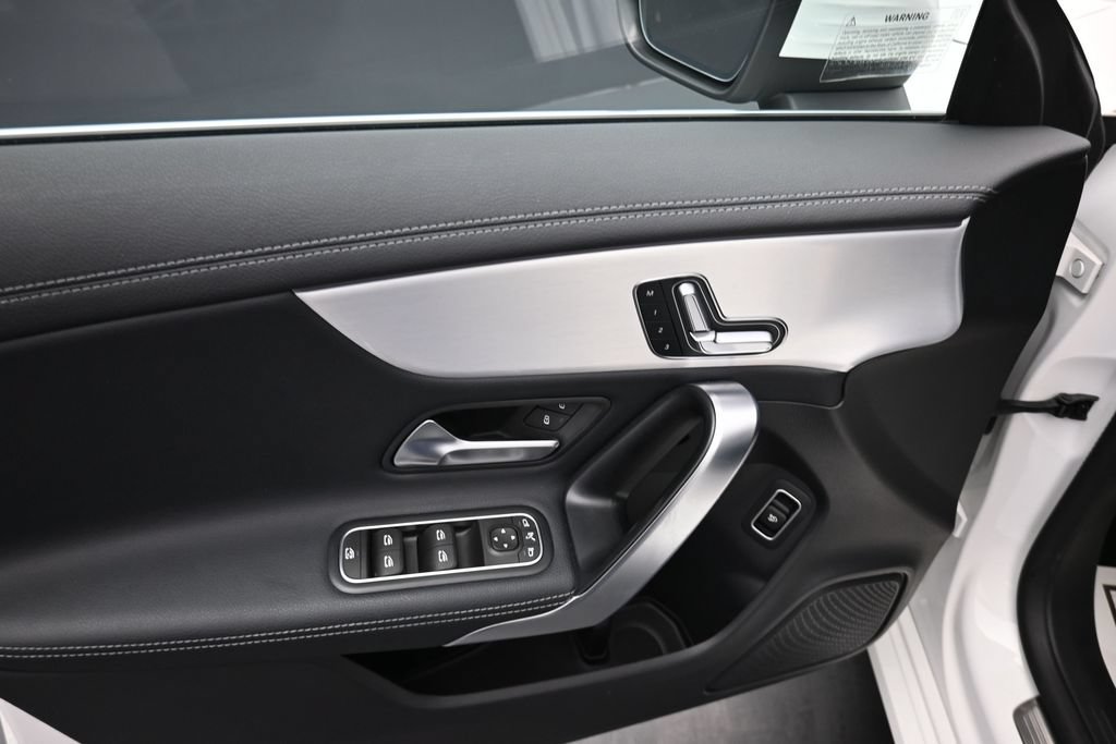Used 2025 Mercedes-Benz CLA 250 4MATIC image 12