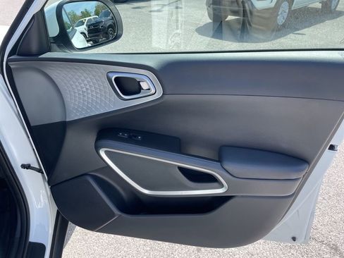 Used 2025 Kia Soul LX w/ LX Technology Package image 29