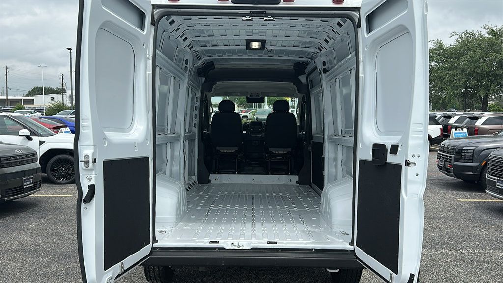 Used 2026 RAM ProMaster 2500 w/ Convenience Group FWD image 35
