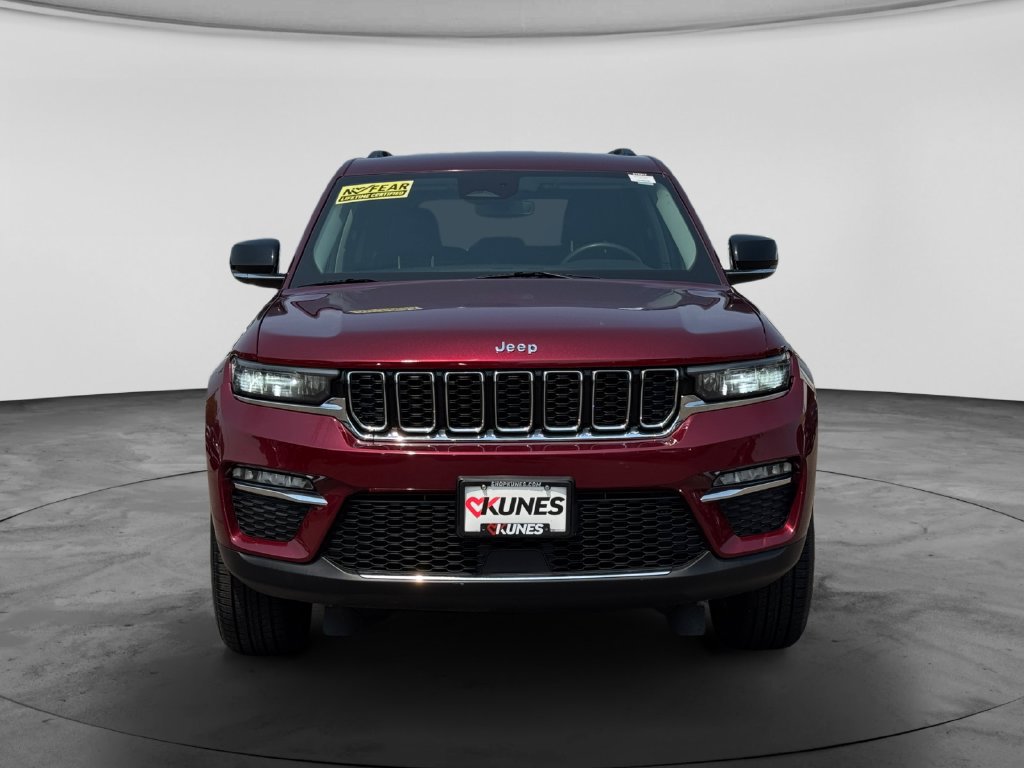 Used 2023 Jeep Grand Cherokee Limited AWD/4WD image 2