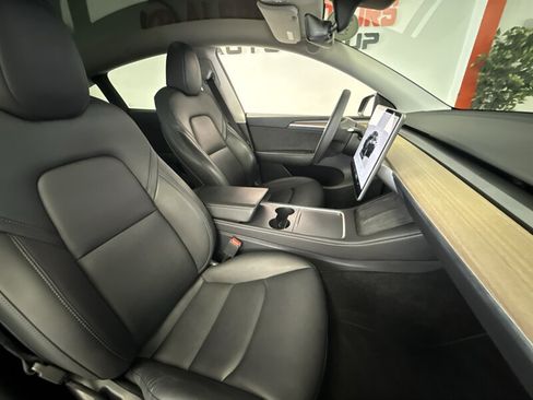 Used 2023 Tesla Model Y AWD image 18