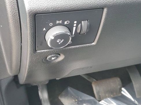 Used 2019 Jeep Grand Cherokee Limited w/ Luxury Group II image 9