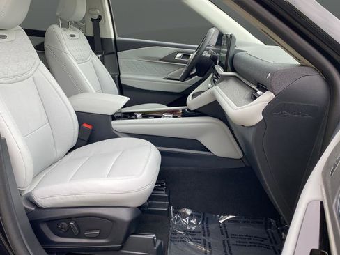 New 2026 Ford Explorer Platinum w/ LUX Leather Package AWD/4WD image 21