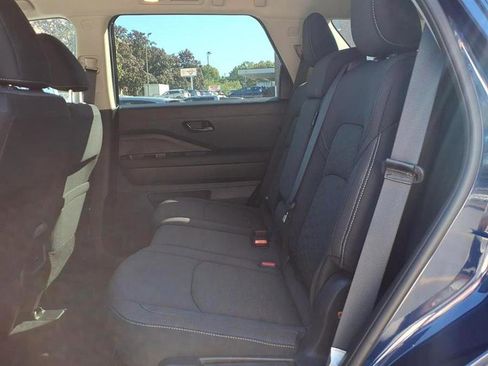 Used 2024 Nissan Pathfinder SV image 28