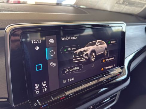 New 2026 Volkswagen Atlas Cross Sport SE FWD image 17