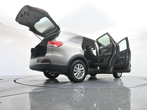 Used 2017 Kia Sorento FWD image 47