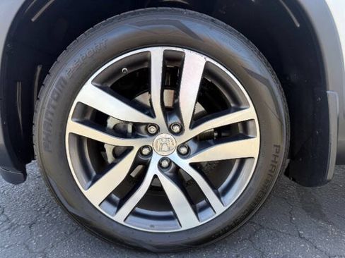 Used 2017 Honda Pilot Touring image 10