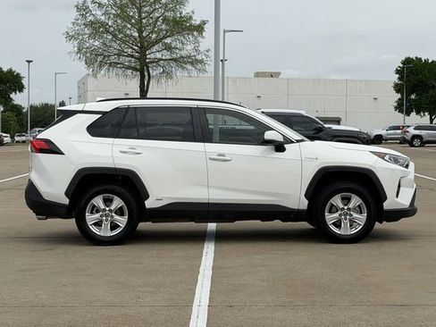 Used 2020 Toyota RAV4 XLE w/ Convenience Package image 3