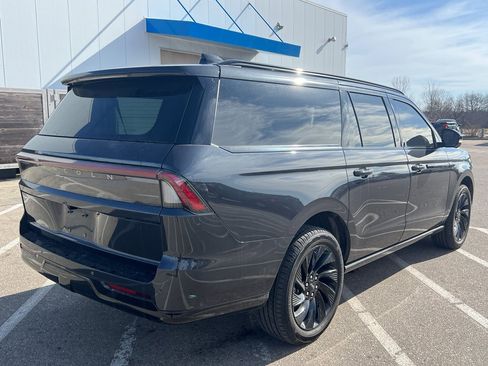 Used 2025 Lincoln Navigator L Reserve w/ Jet Appearance Package image 5