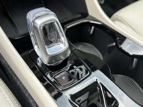 Certified 2026 Volvo XC40 B5 Plus AWD/4WD image 19