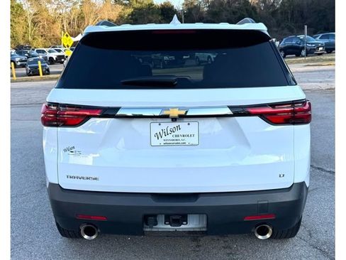 Used 2023 Chevrolet Traverse LT image 4
