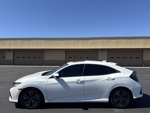 Used 2017 Honda Civic EX image 4
