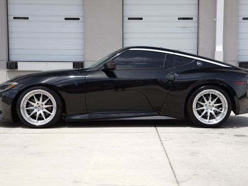 Used 2024 Nissan Z Sport w/ Floor Mat Package RWD image 5