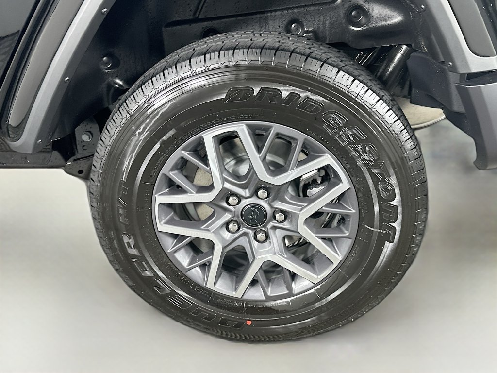 New 2025 Jeep Wrangler Unlimited Sahara AWD/4WD image 17