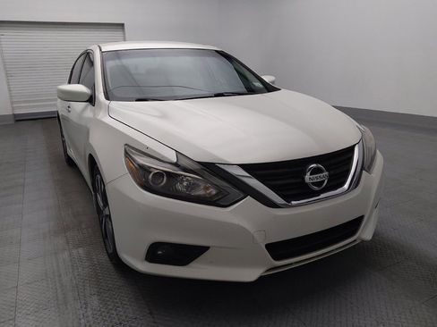 Used 2017 Nissan Altima 2.5 SR image 14