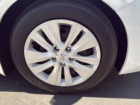Used 2022 Nissan Sentra S FWD image 21