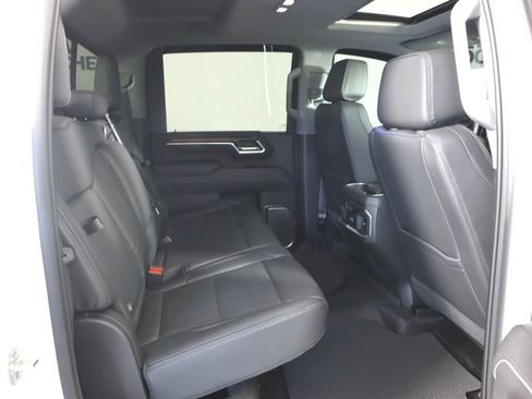Used 2025 GMC Sierra 3500 Denali image 29