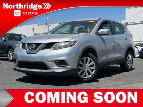 Used 2015 Nissan Rogue S FWD image 2