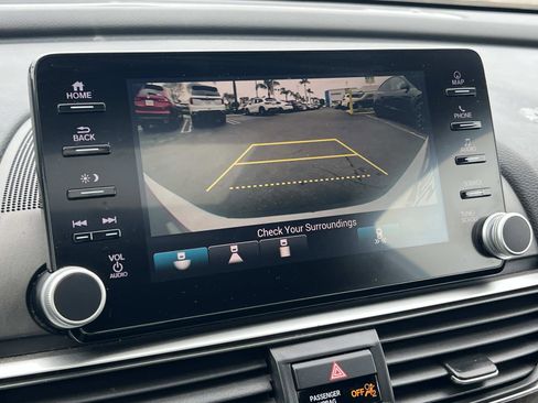 Used 2018 Honda Accord Touring image 15