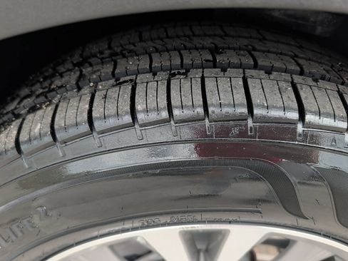 Used 2023 Buick Envision Preferred FWD image 10
