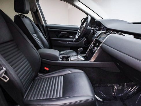 Used 2023 Land Rover Discovery Sport SE image 16