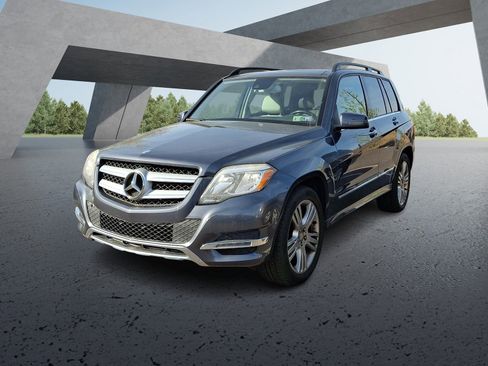 Used 2015 Mercedes-Benz GLK 350 4MATIC image 2
