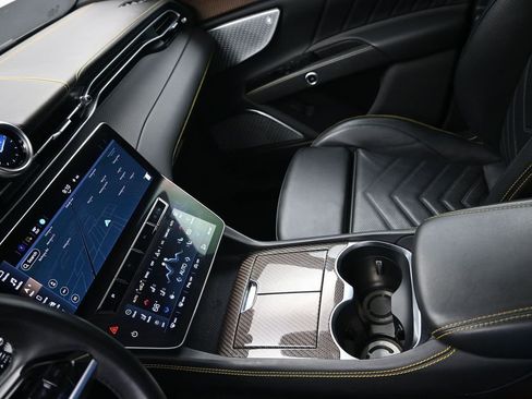Used 2023 Maserati Grecale Modena AWD/4WD image 18