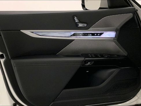Certified 2023 BMW 760i xDrive AWD/4WD image 24