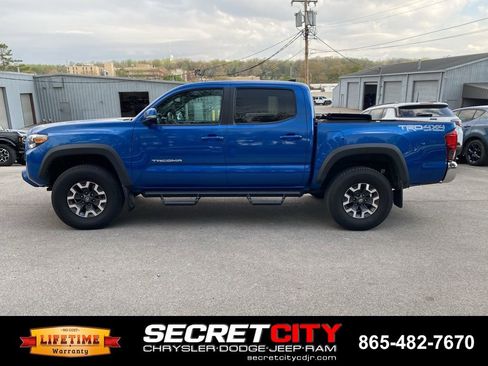 Used 2018 Toyota Tacoma TRD Off-Road image 8