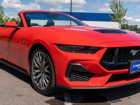 Used 2025 Ford Mustang GT Premium RWD image 21