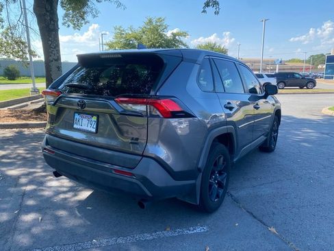Used 2022 Toyota RAV4 LE AWD/4WD image 7