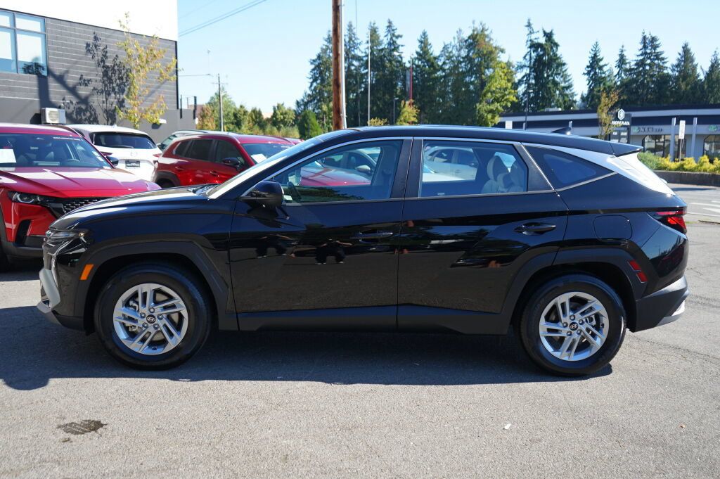 Used 2025 Hyundai Tucson SE FWD image 10