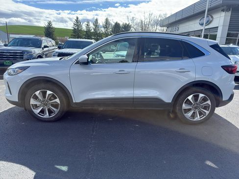 Certified 2025 Ford Escape Platinum image 3