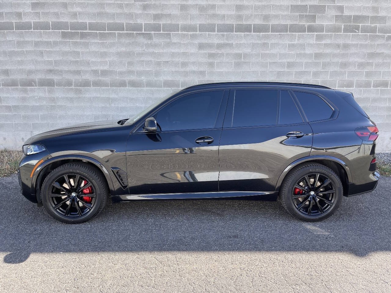 Used 2025 BMW X5 xDrive40i w/ M Sport Package AWD/4WD image 29