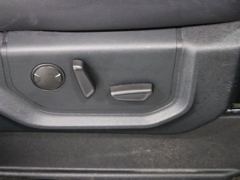 Used 2021 Ford Expedition XLT image 27