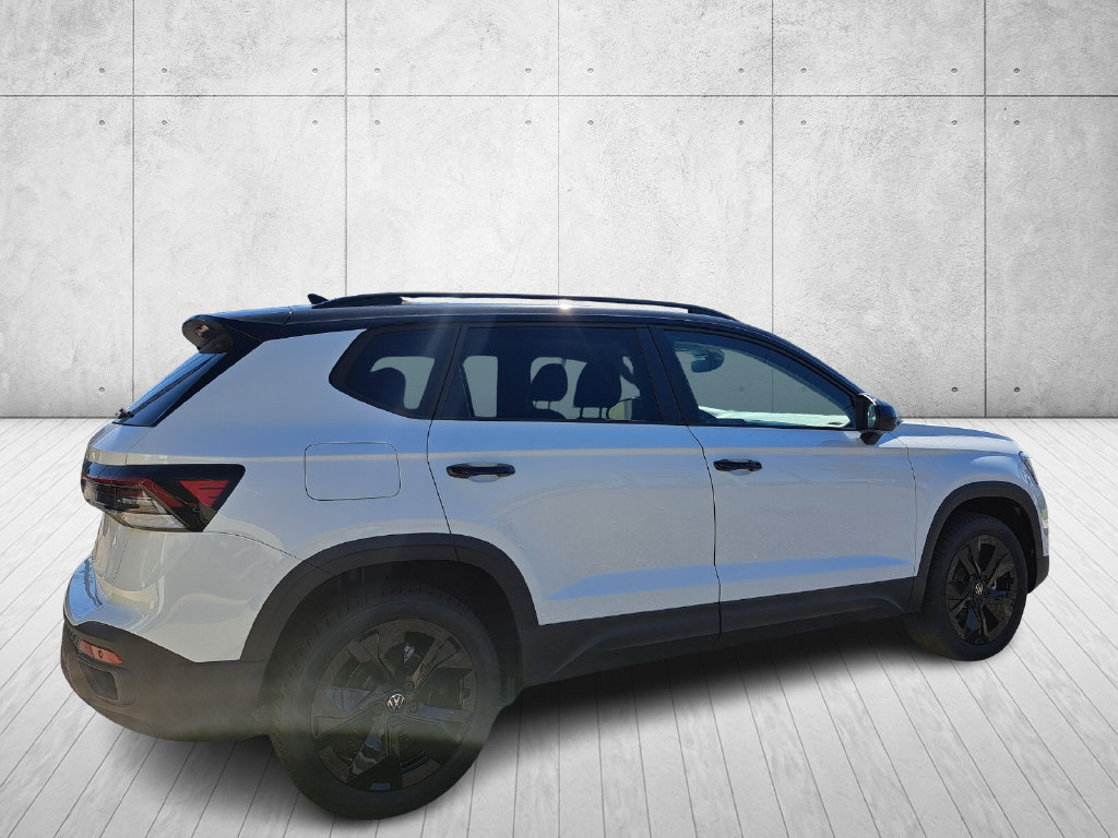 New 2026 Volkswagen Taos SE FWD image 5