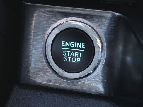 Used 2023 Ford F250 Lariat w/ Chrome Package image 23