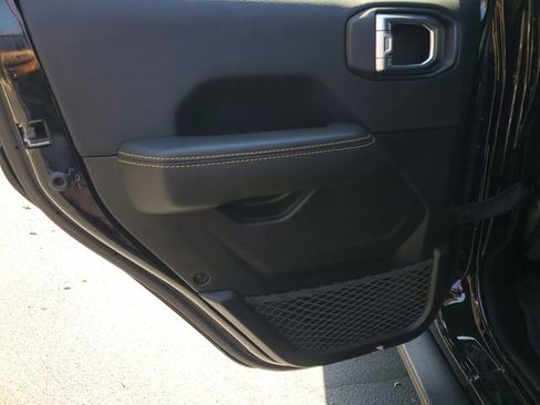 Used 2024 Jeep Wrangler Unlimited Rubicon 392 image 25