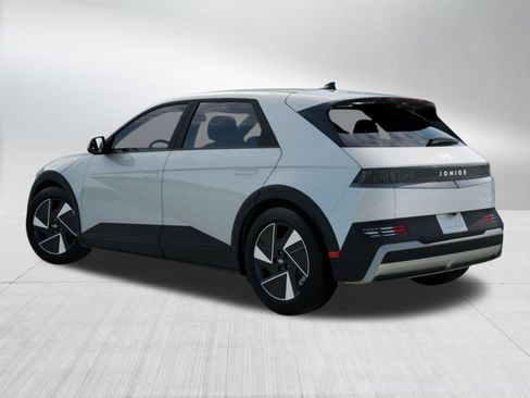 New 2026 Hyundai Ioniq 5 SE image 5