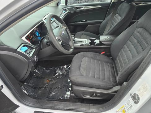 Used 2016 Ford Fusion SE FWD image 19