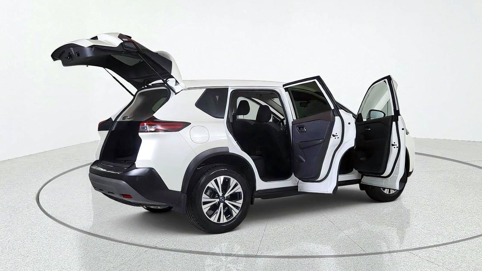 Used 2023 Nissan Rogue SV FWD image 14