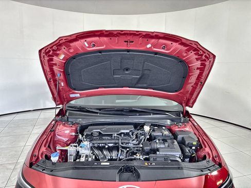Certified 2025 Hyundai Elantra SEL FWD image 18