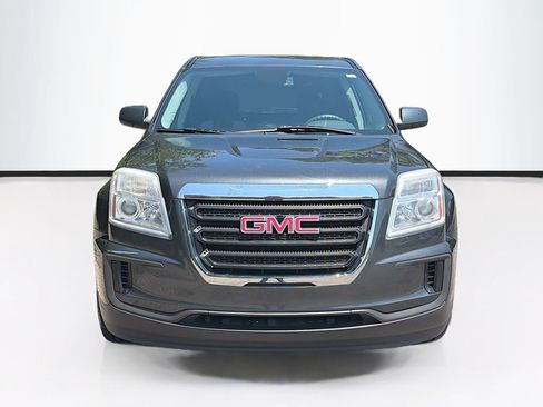 Used 2017 GMC Terrain SLE FWD image 2