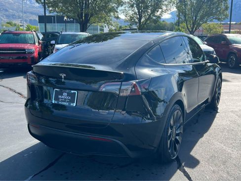 Used 2022 Tesla Model Y Performance AWD/4WD image 8