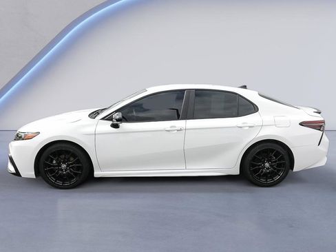 Used 2023 Toyota Camry SE w/ Convenience Package FWD image 3
