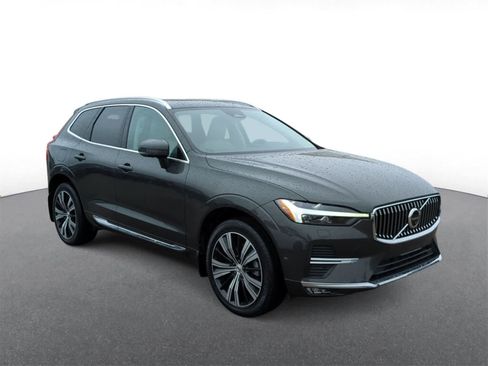 Used 2022 Volvo XC60 B5 Inscription w/ Advanced Package image 2