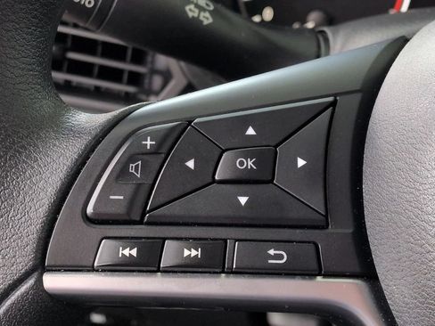 Used 2025 Nissan Altima 2.5 SV FWD image 6