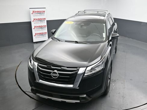 Used 2024 Nissan Pathfinder Platinum w/ Cargo Package image 23